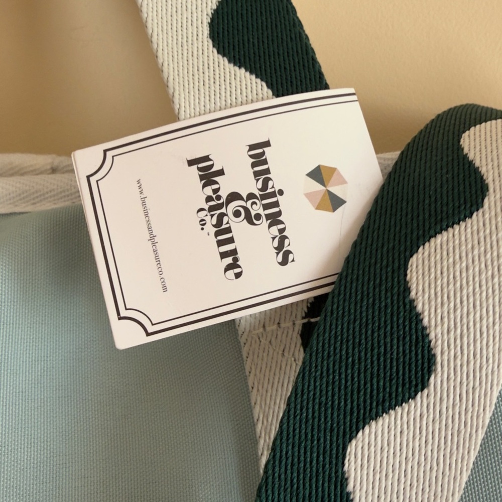 NWT‎ Business & Pleasure Co. The Holiday Cooler Tote Bag - Rivie Green - Picture 7 of 10